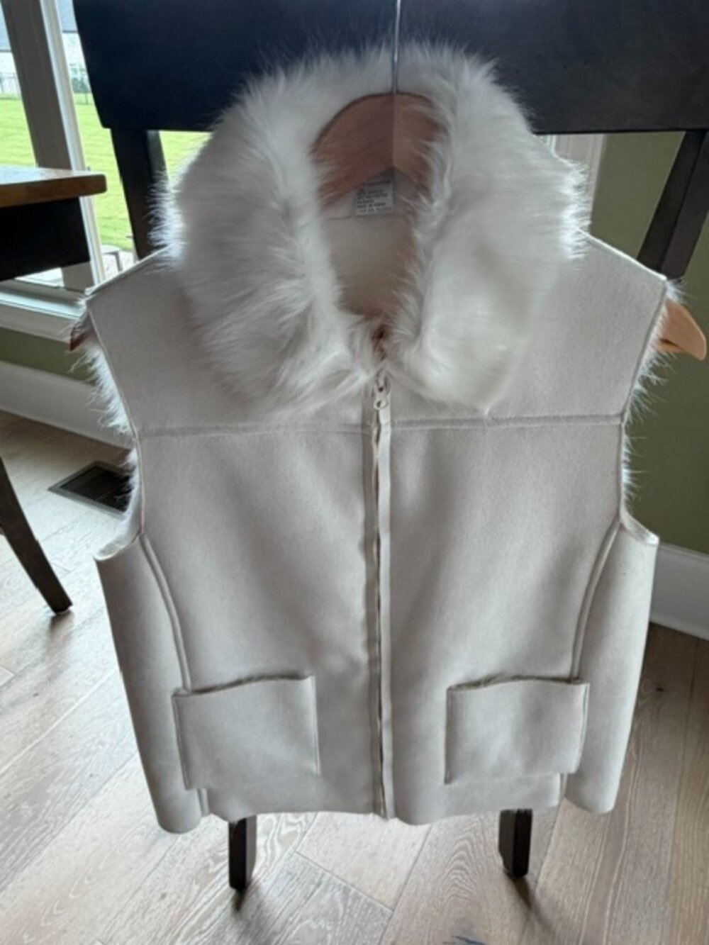 Lisa International Faux Fur Vest White Size M  --  moving